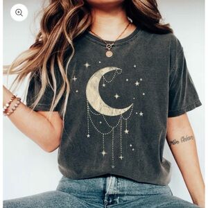 NWOT Moon and Stars Graphic Tee Size Medium Black